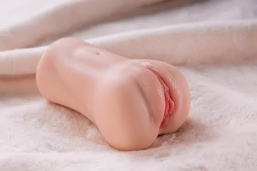 Elanie Masturbator